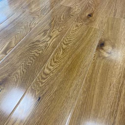Varnished 4V High Gloss | 8mm | Areiva Furniture | Laminate Flooring