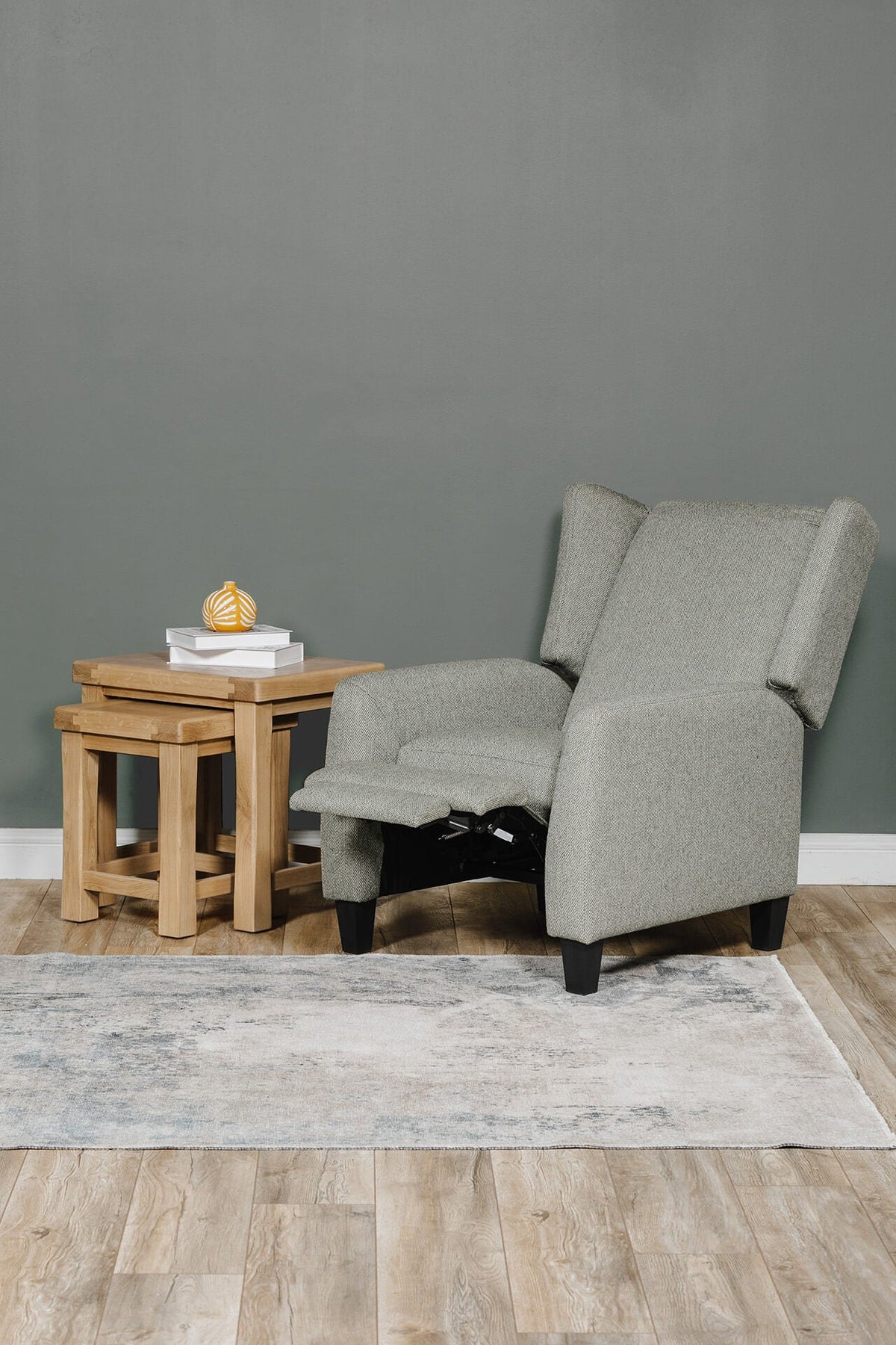Archie Pushback Chair
