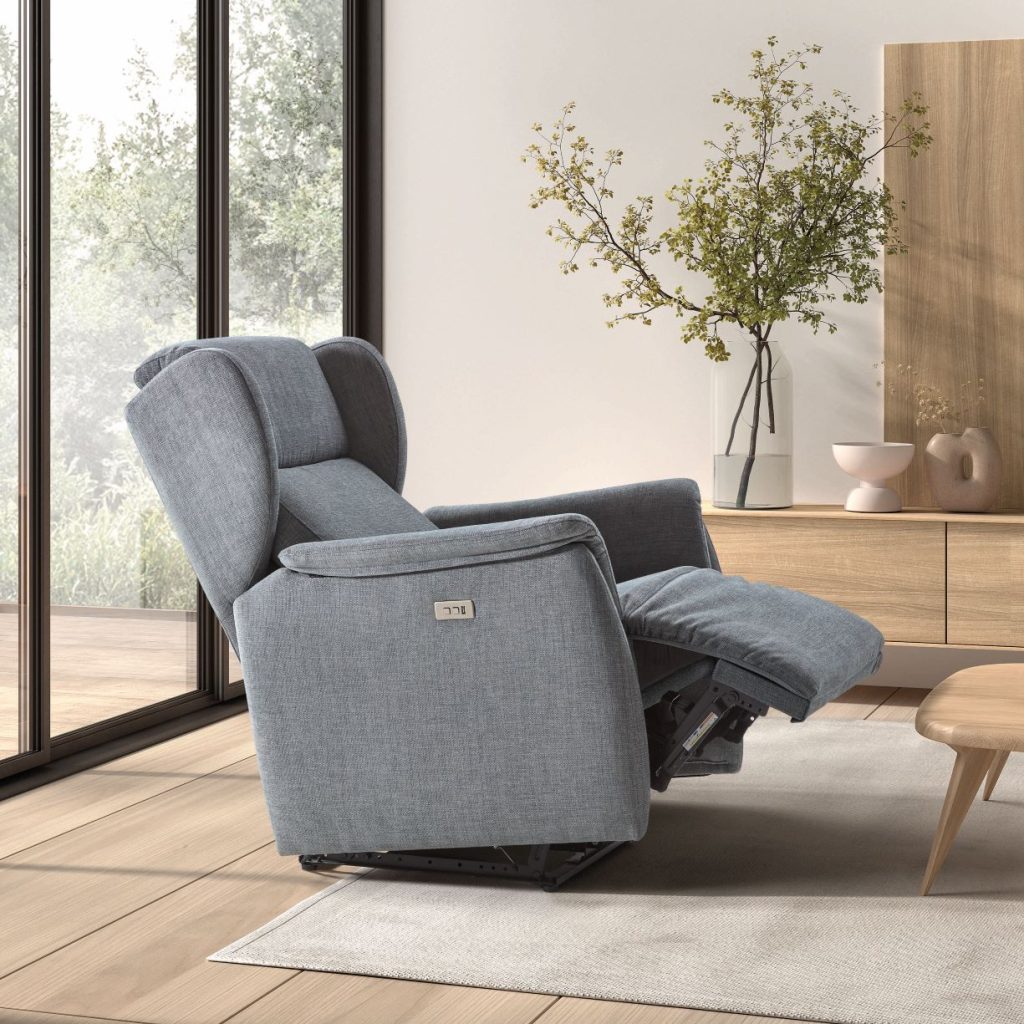 nero-italian-armchair-1