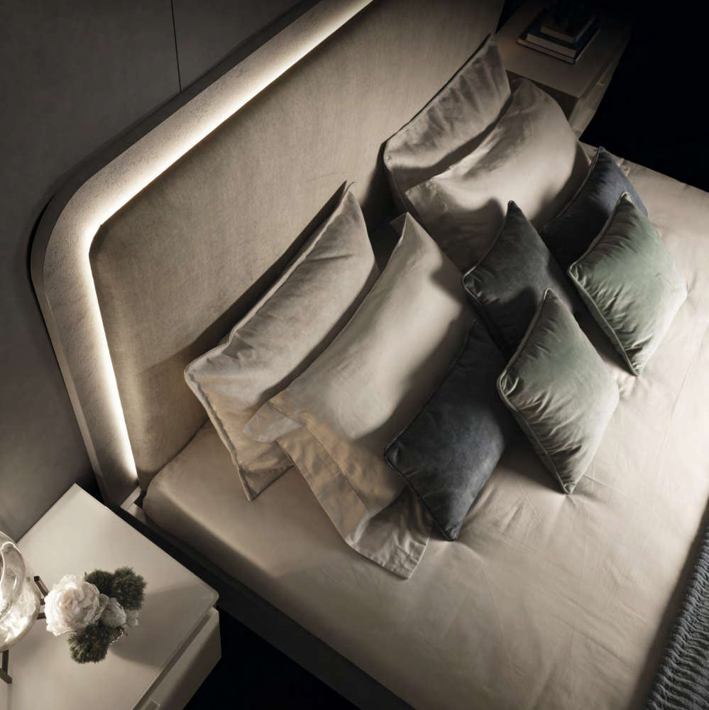 Perla Upholstered Bed