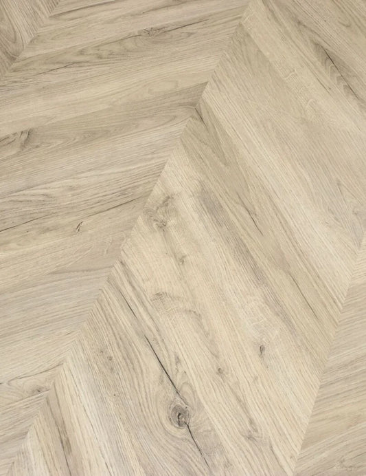NatureSense Kingsize Chevron | Light Rillington Oak | 8mm | EGGER Laminate Flooring
