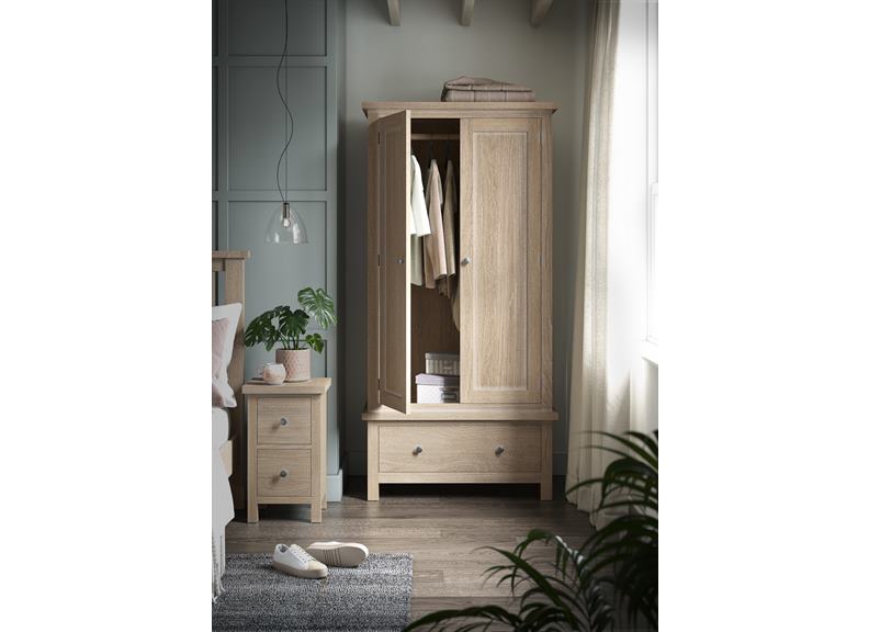 Modern Country Oak Gents Wardrobe – Spacious & Elegant |
