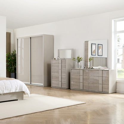 Jules Sliderobe