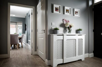 Tema Classic Adjustable White Radiator Cover